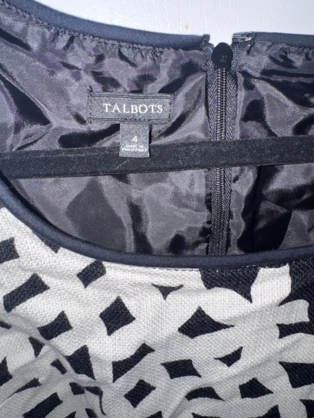 Talbots Black & White Geometric Print Cap Sleeve Dress Size 4 Cotton Blend - Picture 2 of 7